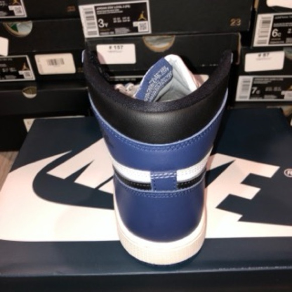 Air Jordan 1 Retro High OG size 8.5 Woman’s 6 Men’s DS New With Box - Picture 10 of 13
